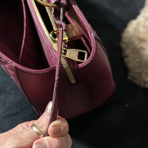 Louis Vuitton Montaigne MM - Picture 7 of 15